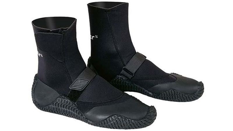 Neoprenschuhe zum Kajakfahren